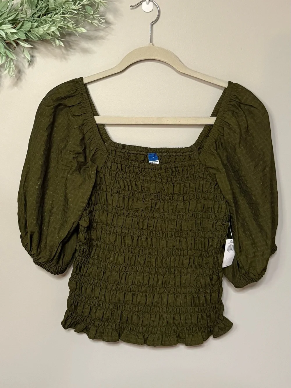 NWT Old Navy Olive Smocked Puff Sleeve Top Size Small